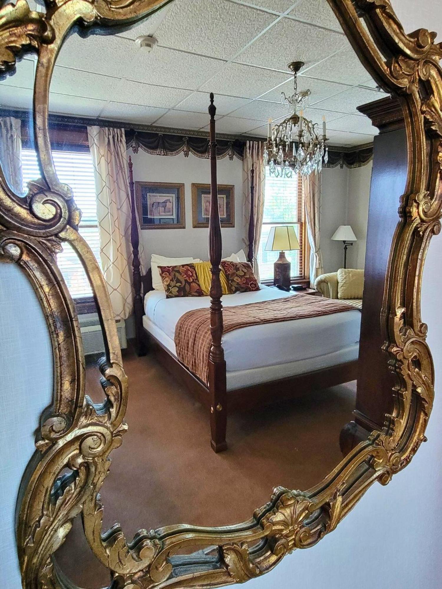 Altland House Inn & Suites Abbottstown ภายนอก รูปภาพ