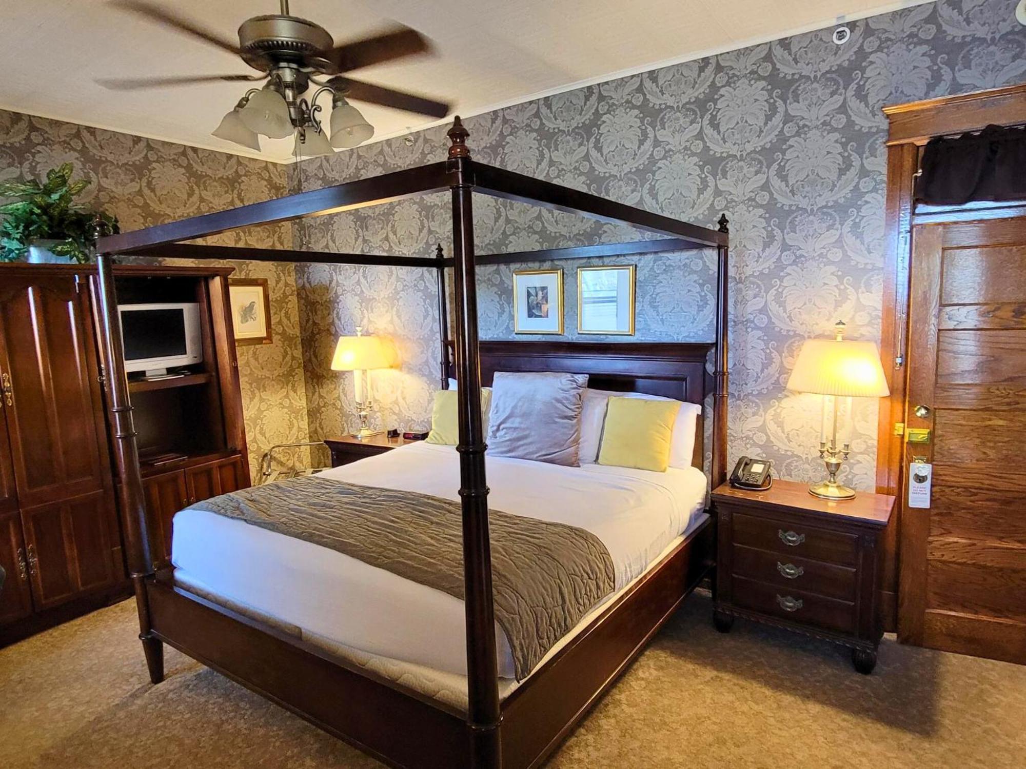 Altland House Inn & Suites Abbottstown ภายนอก รูปภาพ
