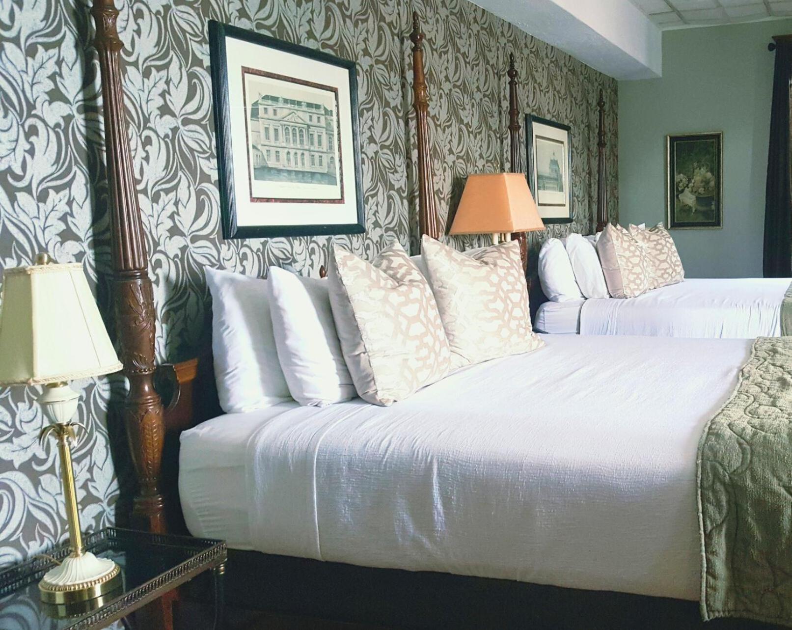 Altland House Inn & Suites Abbottstown ภายนอก รูปภาพ