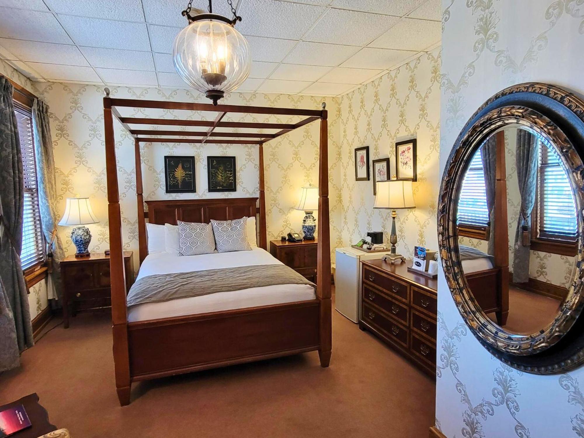 Altland House Inn & Suites Abbottstown ภายนอก รูปภาพ