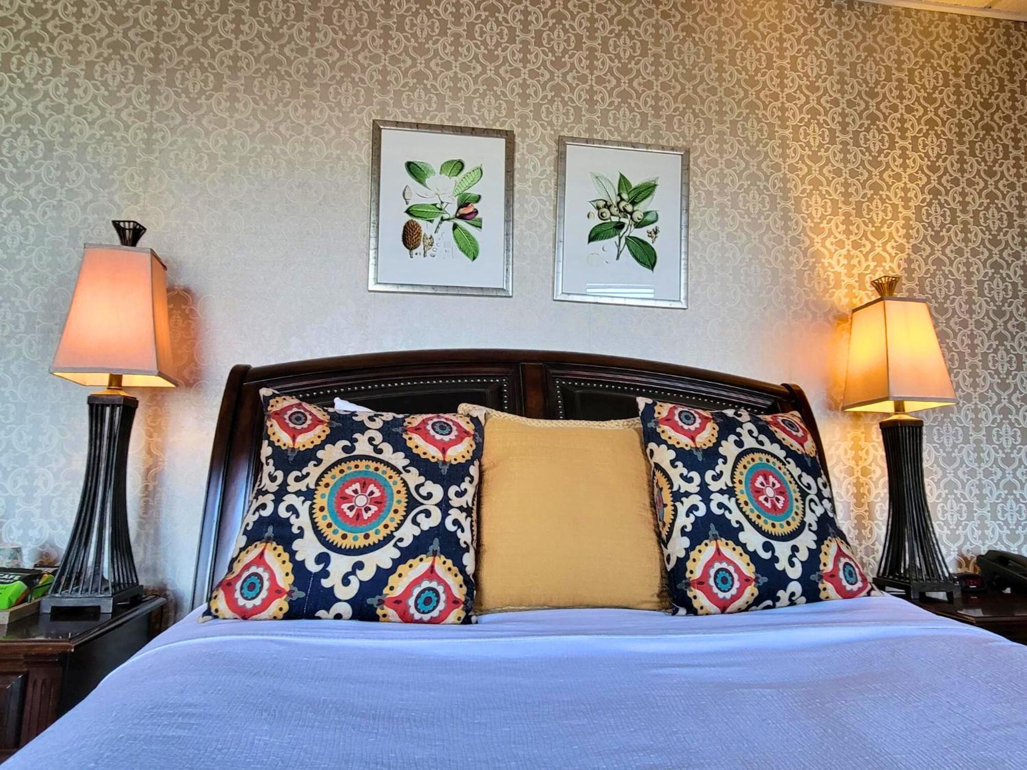 Altland House Inn & Suites Abbottstown ภายนอก รูปภาพ