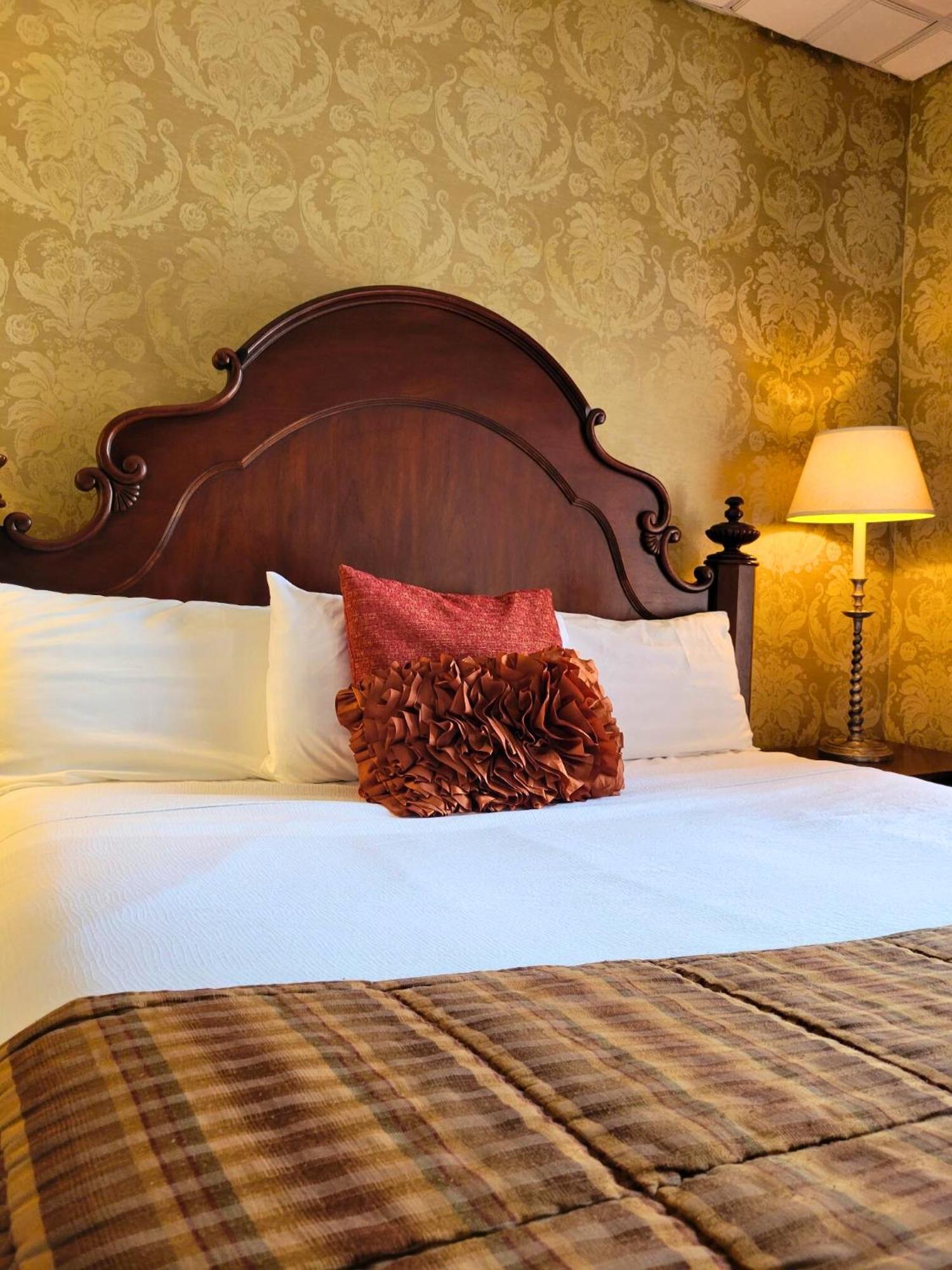 Altland House Inn & Suites Abbottstown ภายนอก รูปภาพ